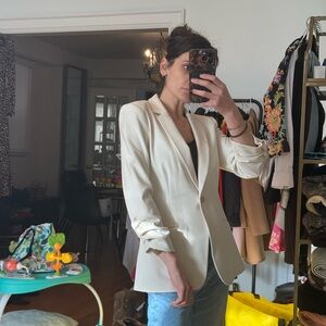 Elizabeth and James Ivory Stretch Blazer Ruched Sleeves Tailored